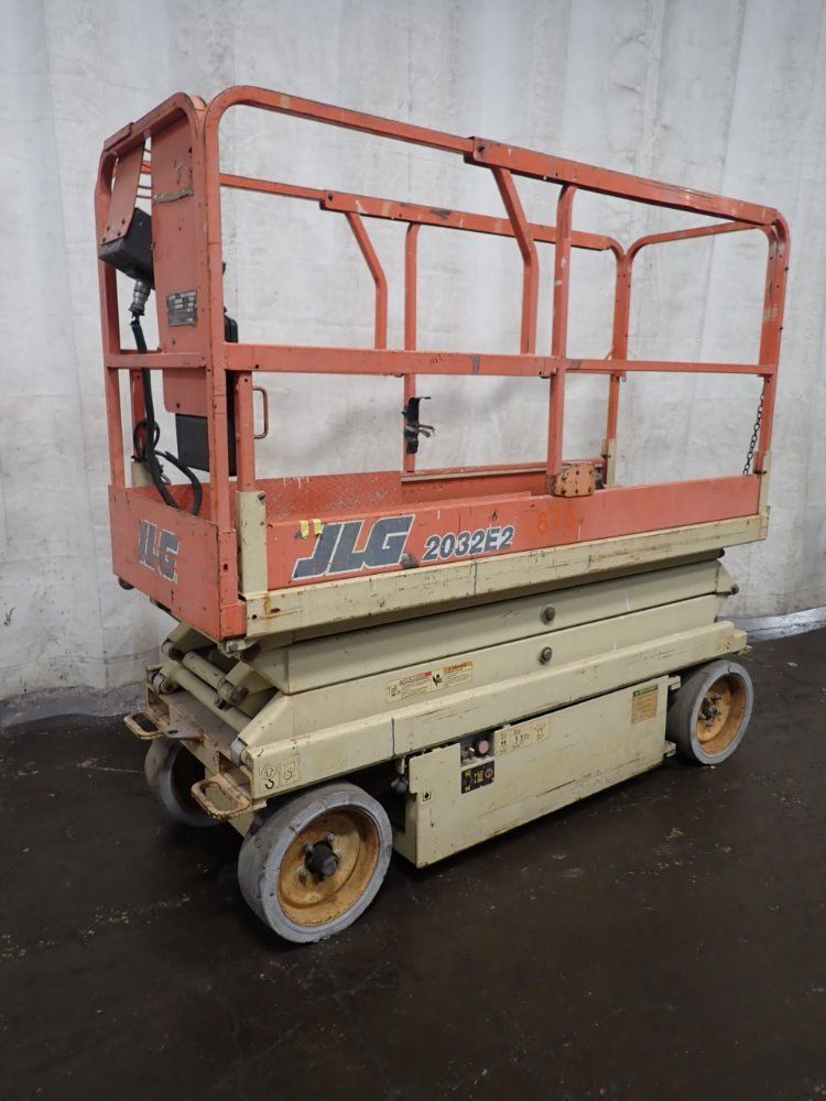 Jlg 750# 20' 2032-e2 Platform Scissor Lift - 2032-e2