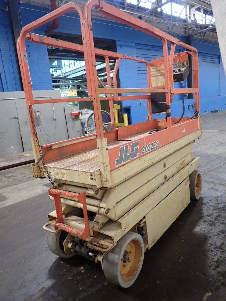 Jlg 750# 20' 2032-e2 Platform Scissor Lift - 2032-e2