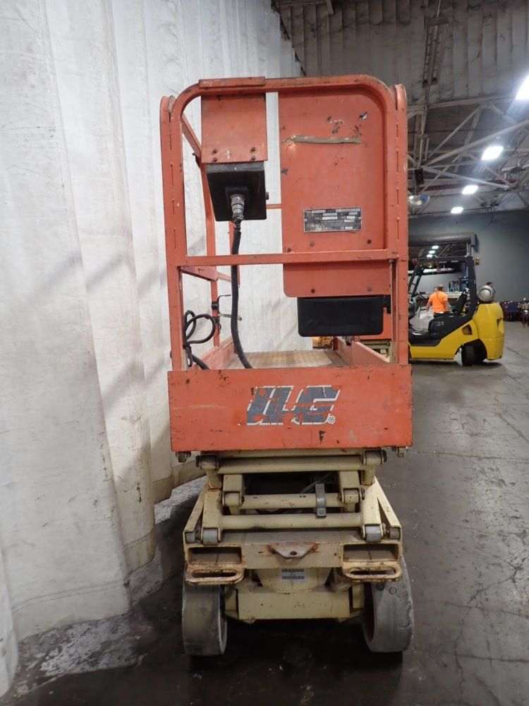 Jlg 750# 20' 2032-e2 Platform Scissor Lift - 2032-e2