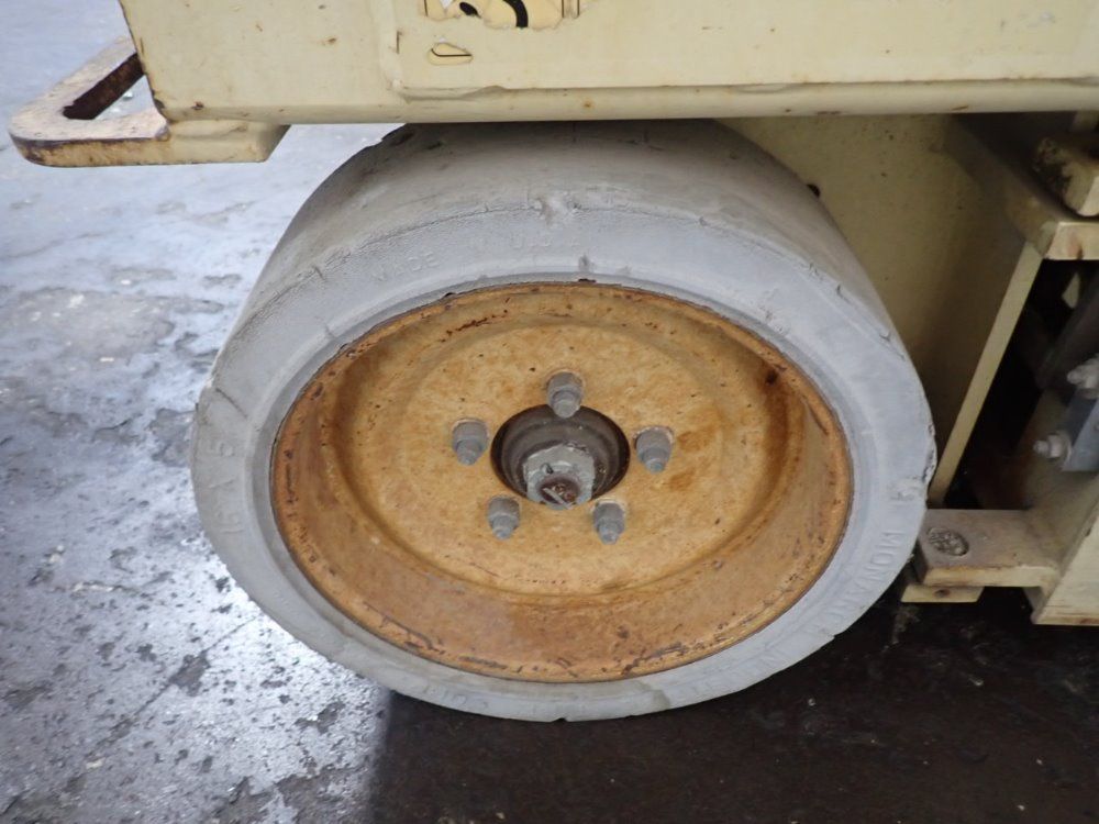 Jlg 750# 20' 2032-e2 Platform Scissor Lift - 2032-e2