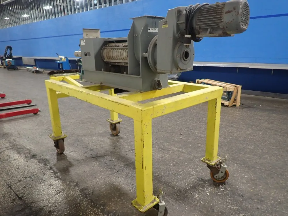 Vincent Corp. 10 1/2 X 6 3/4" Opening Vincent Corp. Cp-6 Screw Press - Cp-6