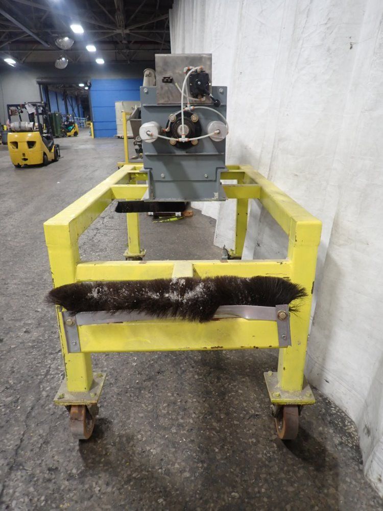 Vincent Corp. 10 1/2 X 6 3/4" Opening Vincent Corp. Cp-6 Screw Press - Cp-6