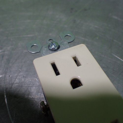 Leviton 20 Leviton M03-5325-amp, 2-pole 3-wire Grounding Outlets 15a 125v - M03-5325-amp