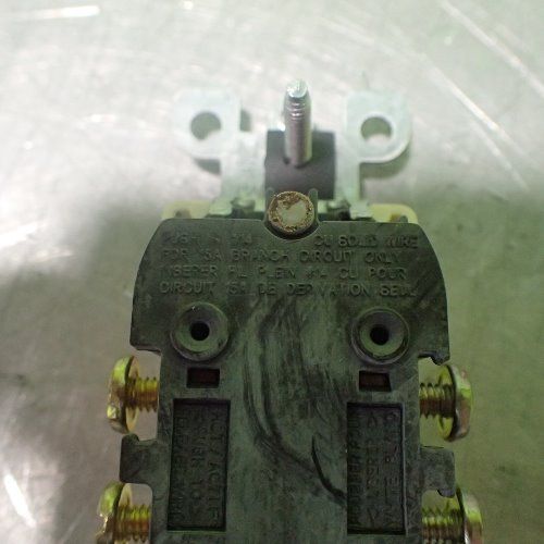 Leviton 20 Leviton M03-5325-amp, 2-pole 3-wire Grounding Outlets 15a 125v - M03-5325-amp