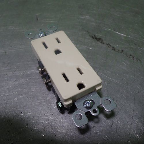 Leviton 50 Leviton 5325-amp 2-pole 3-wire Grounding Outlets 15a 125v - M03-5325-amp