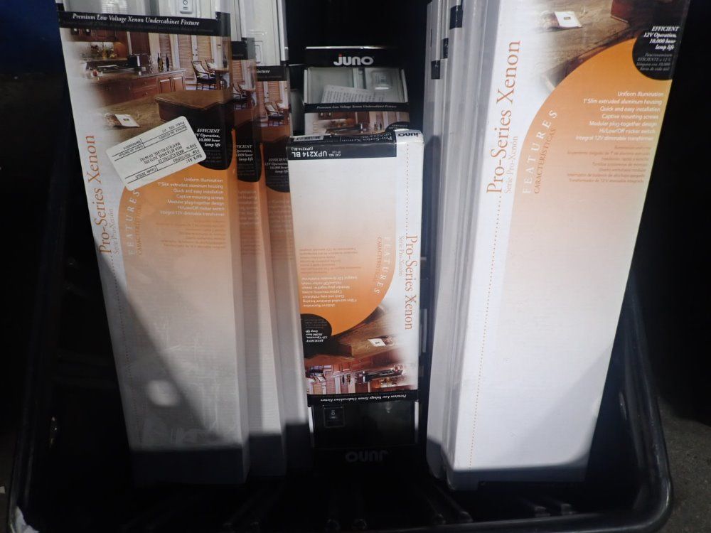 Juno Undercabinet Lights