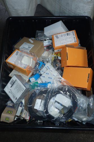 Square D / Han Kit Electrical Components