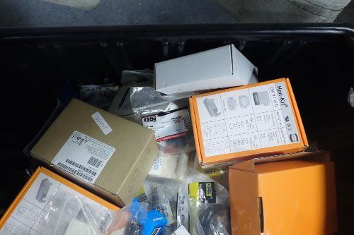 Square D / Han Kit Electrical Components