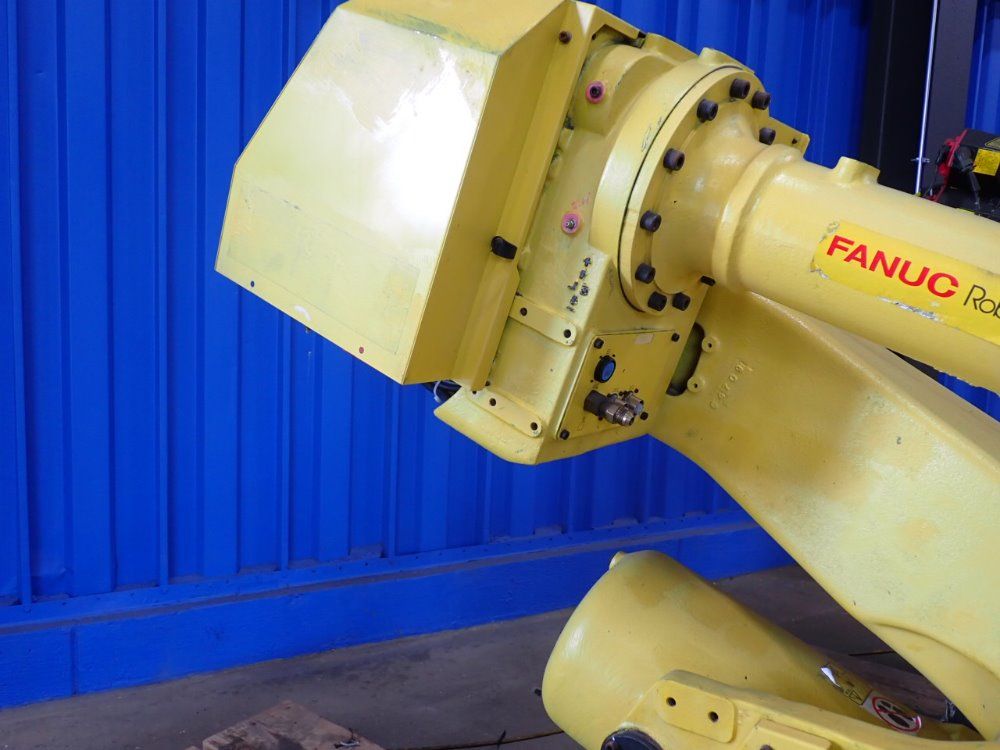 Fanuc R-2000ia/165f Robot - A05b-1324-b203