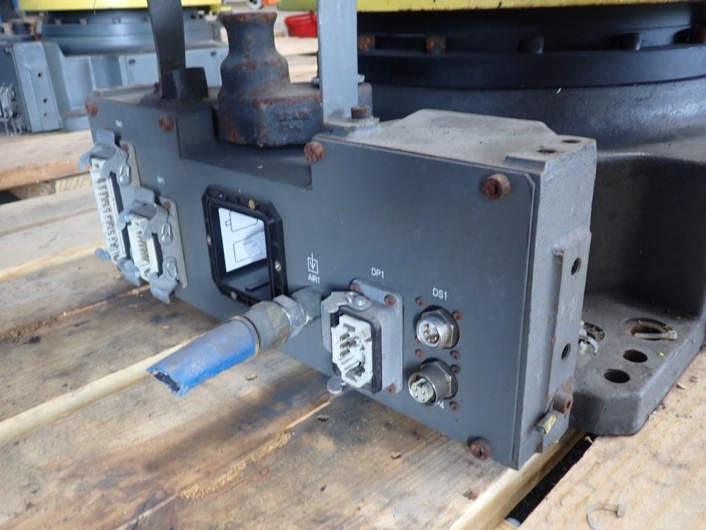 Fanuc R-2000ia/165f Robot - A05b-1324-b203