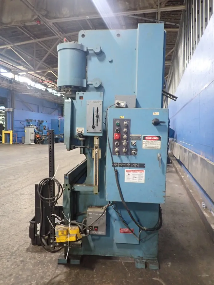 Niagara 100 Tons Hbm-100-8-10 Press Brake - Hbm-100-8-10