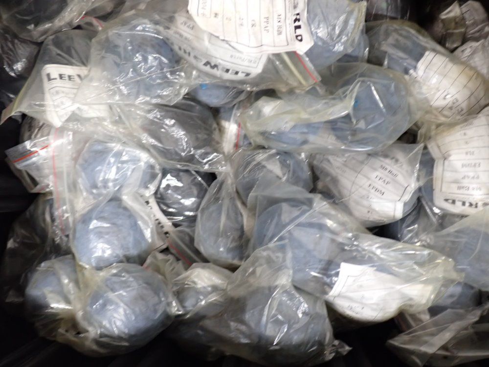 Lee World Rubber Balls