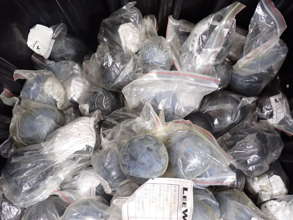 Lee World Rubber Balls