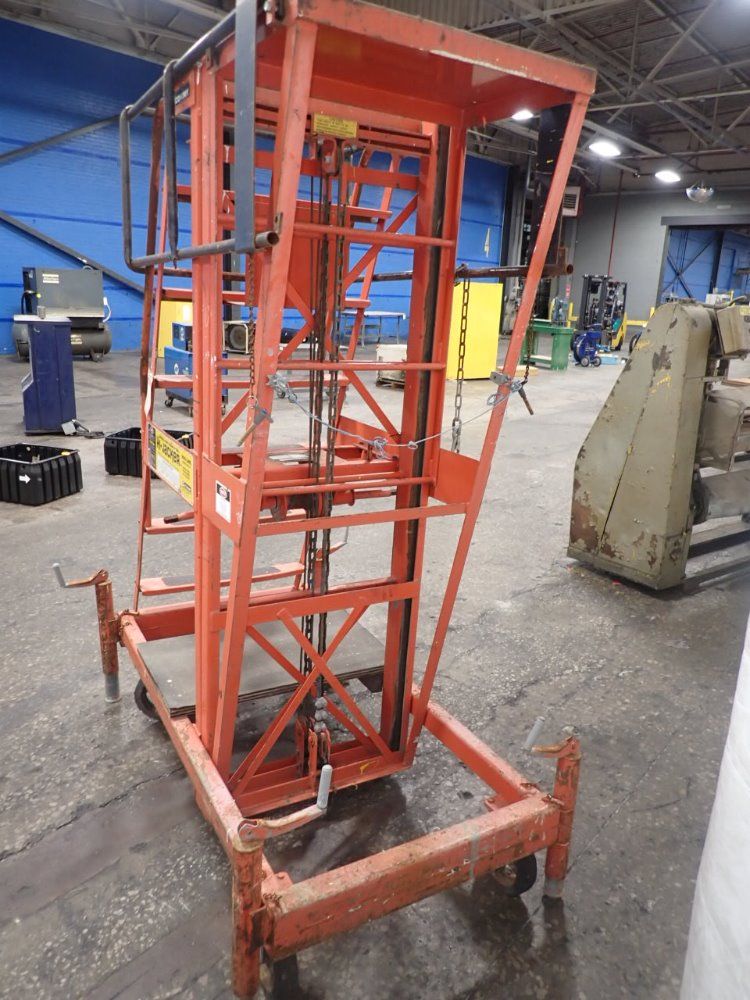 Economy Engineering Co. Hi-jacker/man Lift