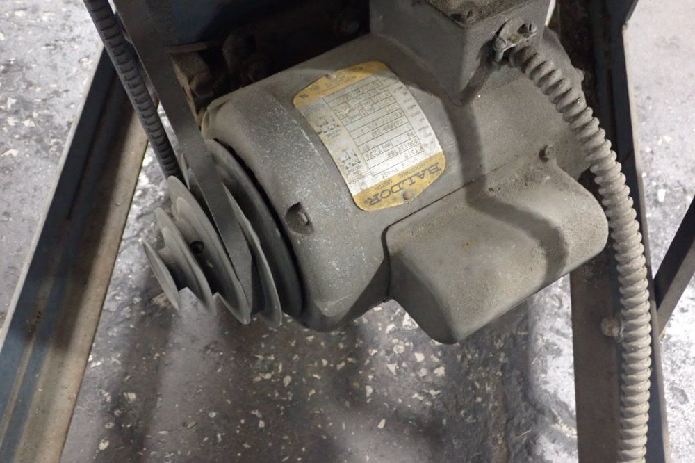 Roll-in Saw 24" Vertical Band Saw