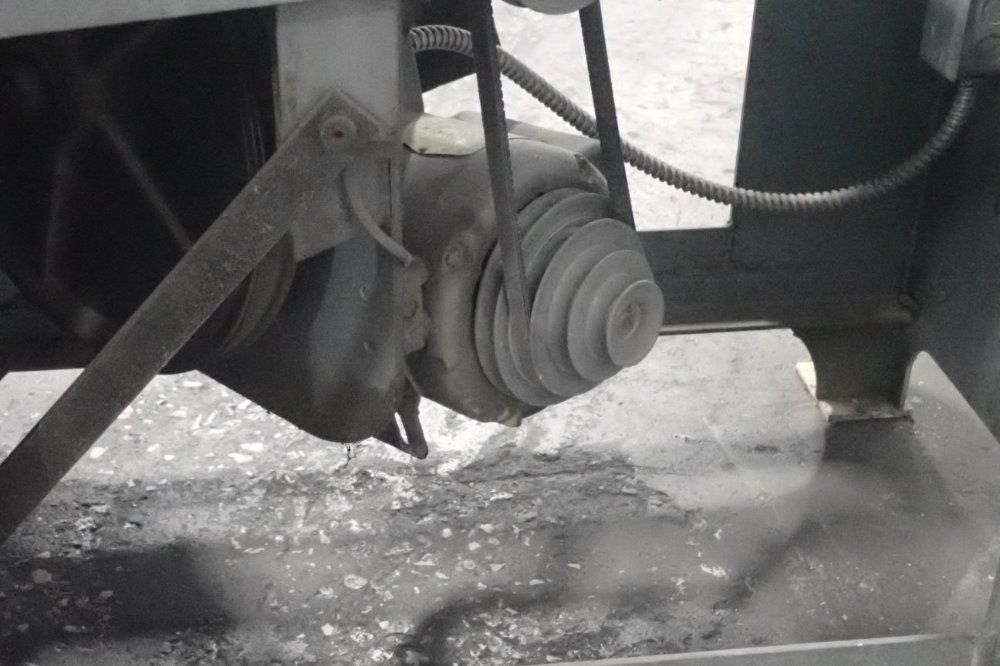 Roll-in Saw 24" Vertical Band Saw