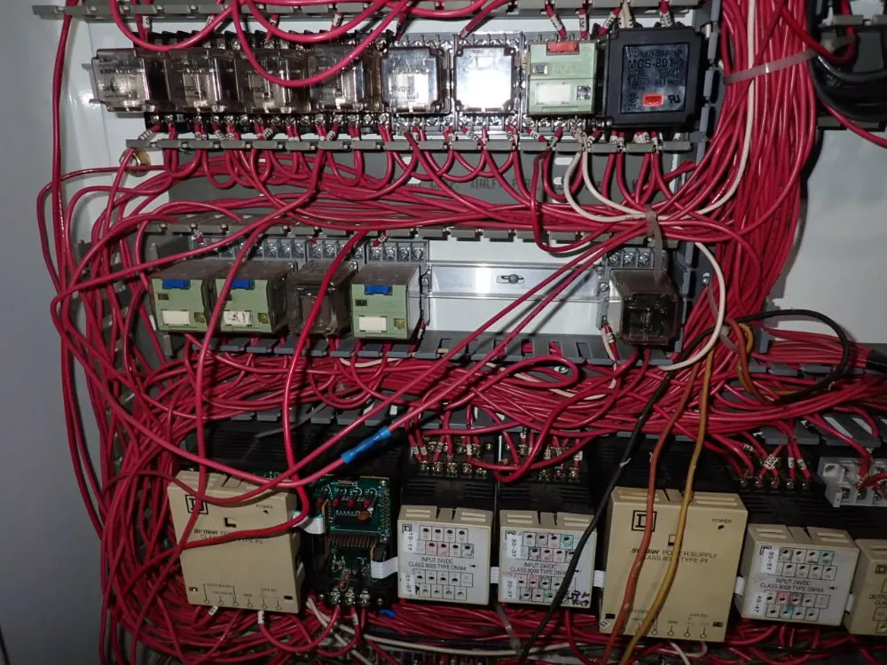 Mcfadden Machine Cap Machine