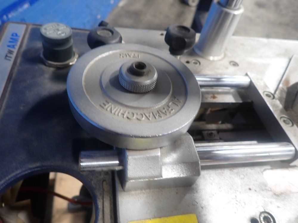 Mitre - Mite Underpinner