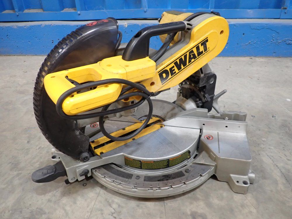 Dewalt 15a Double Bevel Compound Mitter Saw - Dw716