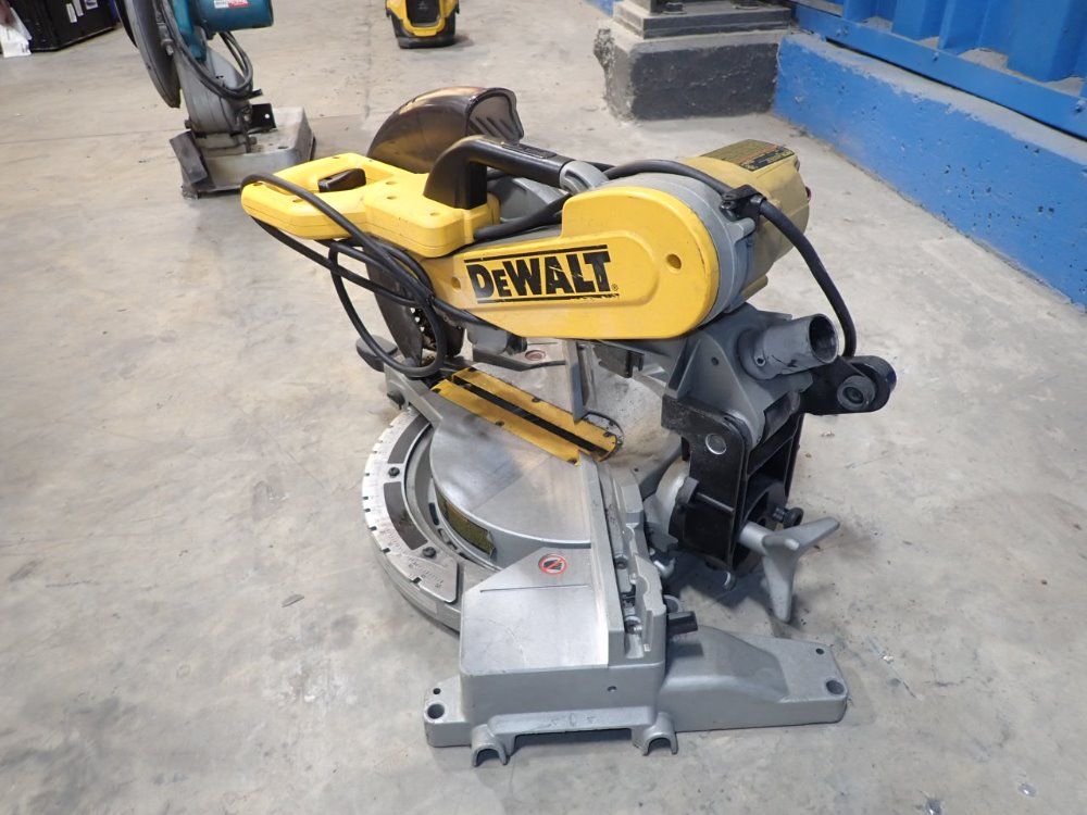 Dewalt 15a Double Bevel Compound Mitter Saw - Dw716