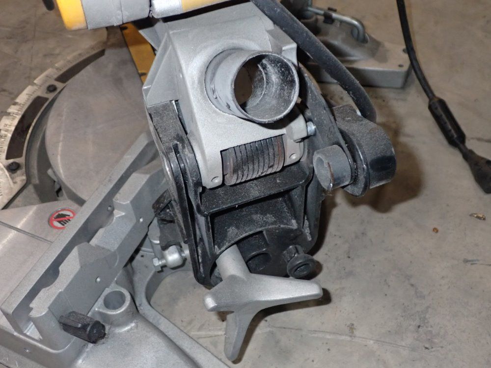Dewalt 15a Double Bevel Compound Mitter Saw - Dw716