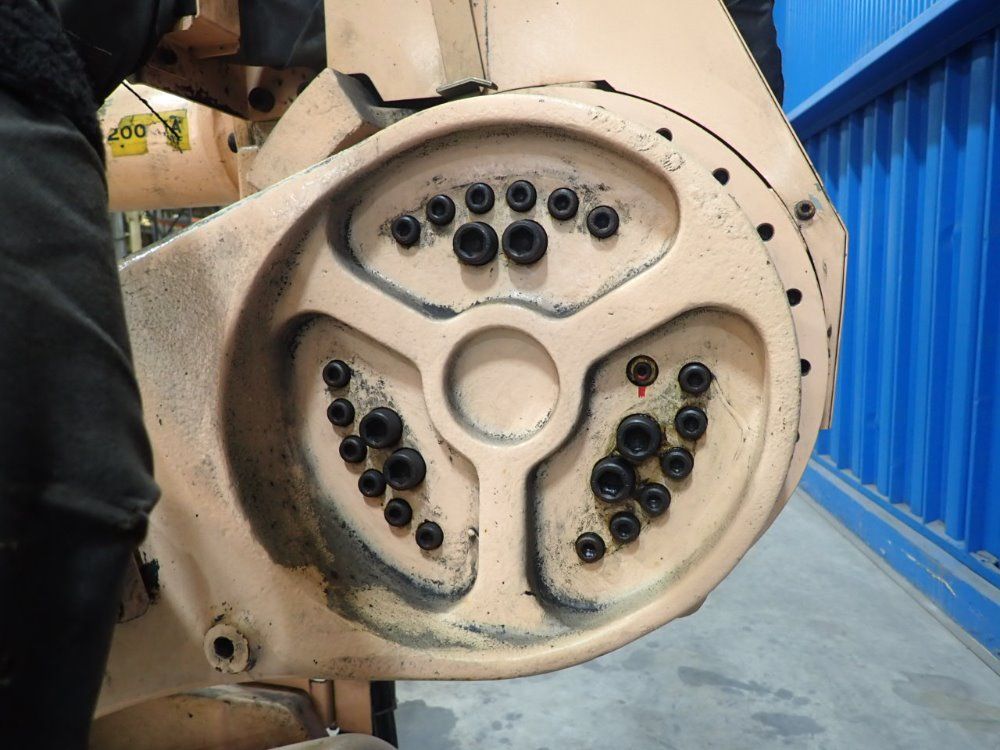 Fanuc 10.5 Kva Robot R-2000ia-200f - A05b-1324-b205