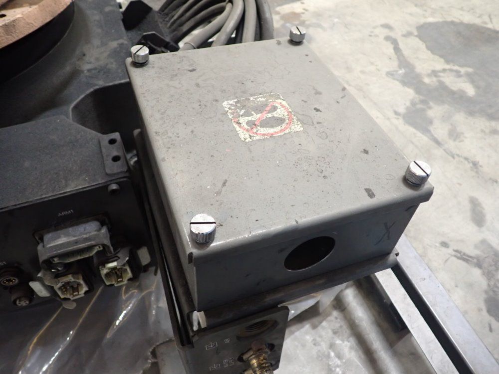 Fanuc 10.5 Kva Robot R-2000ia-200f - A05b-1324-b205