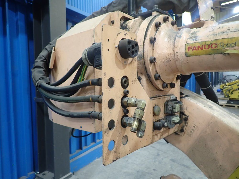 Fanuc 10.5 Kva Robot R-2000ia-200f - A05b-1324-b205