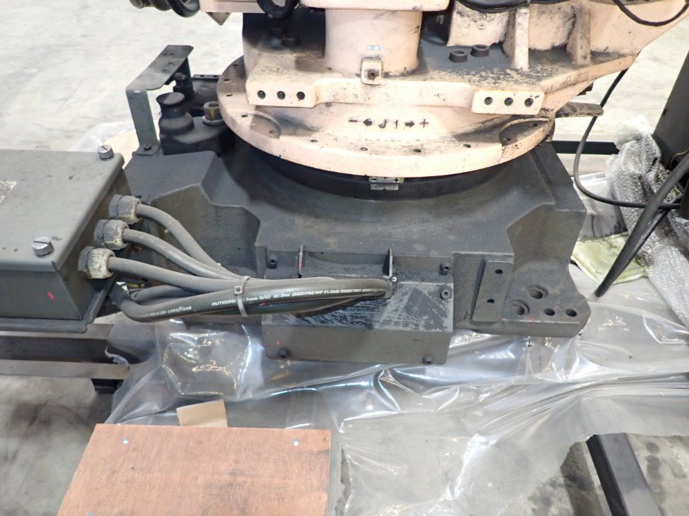 Fanuc 10.5 Kva Robot R-2000ia-200f - A05b-1324-b205