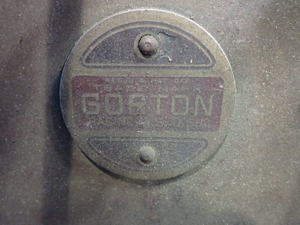 Gorton 24" X 9" Vertical Mill