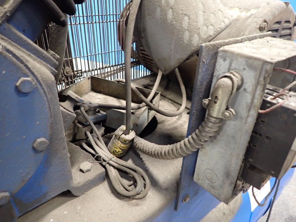 Quincy 120 Gallon Air Compressor - Qt15