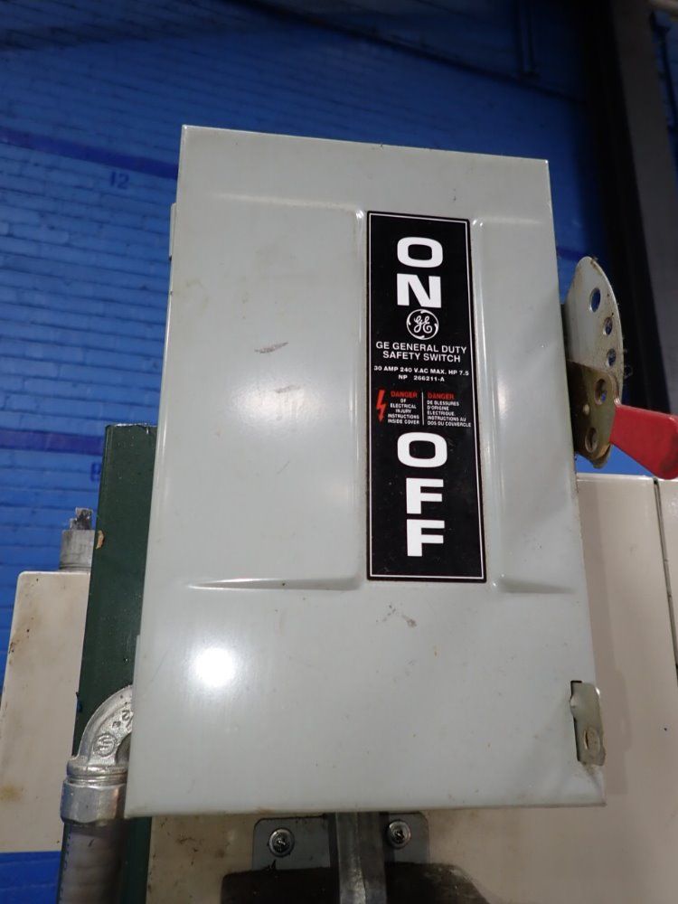 Yamazak Mazak Corp Injection Molder