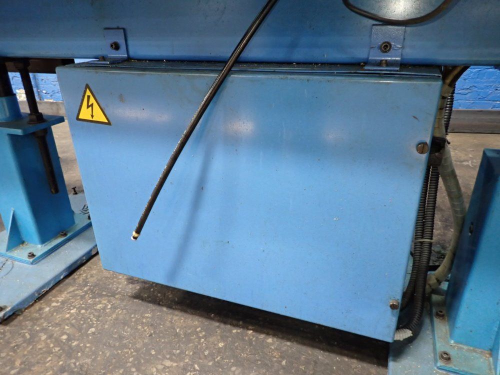 Yamazak Mazak Corp Injection Molder