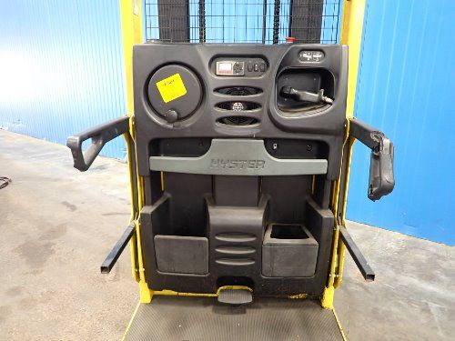 Hyster 3000 Lbs Electric Order Picker - R30xms3