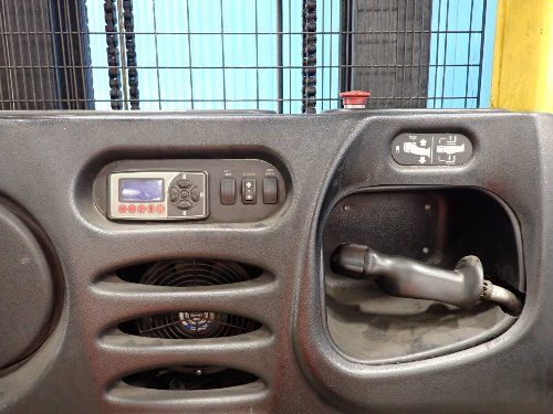 Hyster 3000 Lbs Electric Order Picker - R30xms3