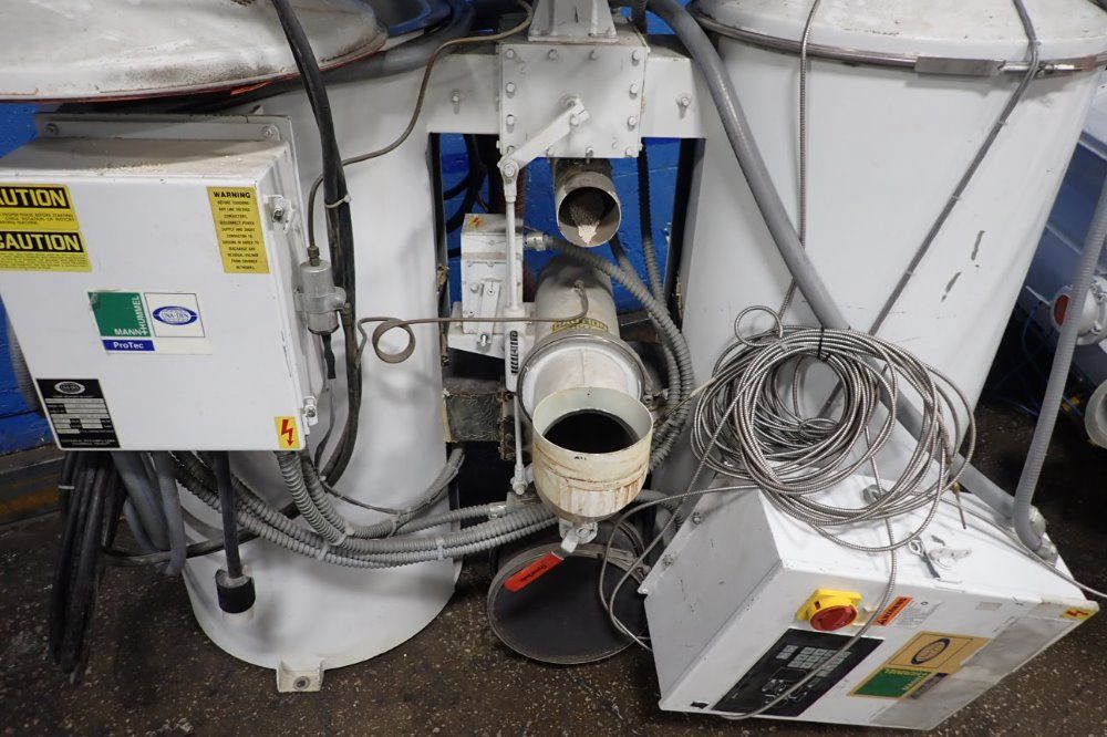 Una-dyn Dehumidifying Hopper Dryer