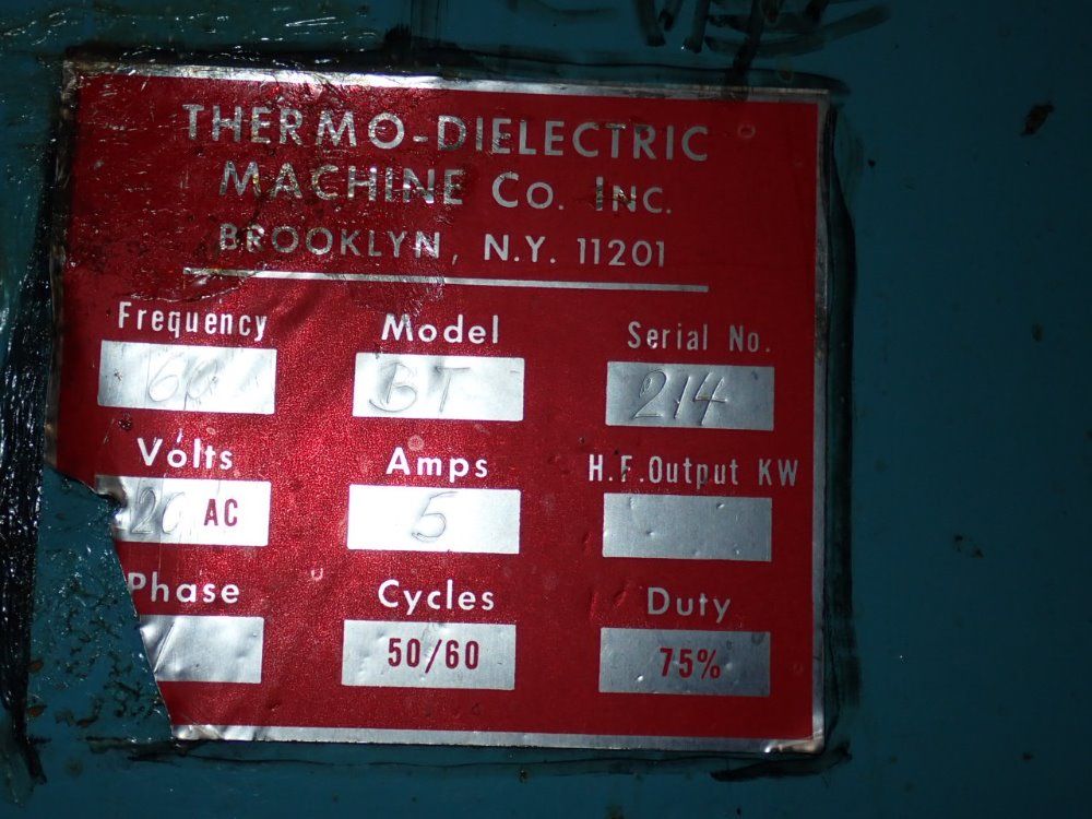 Thermo-dielectric Dielectric Machine