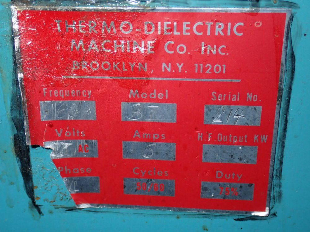 Thermo-dielectric Dielectric Machine