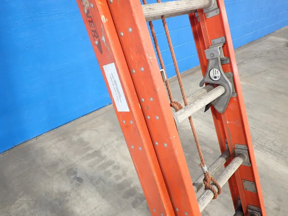 Werner 24 Steps / 300# Fiberglass Extension Ladder - 7524