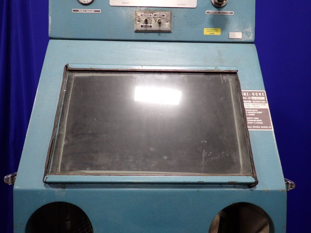Uni-hine Blast Cabinet