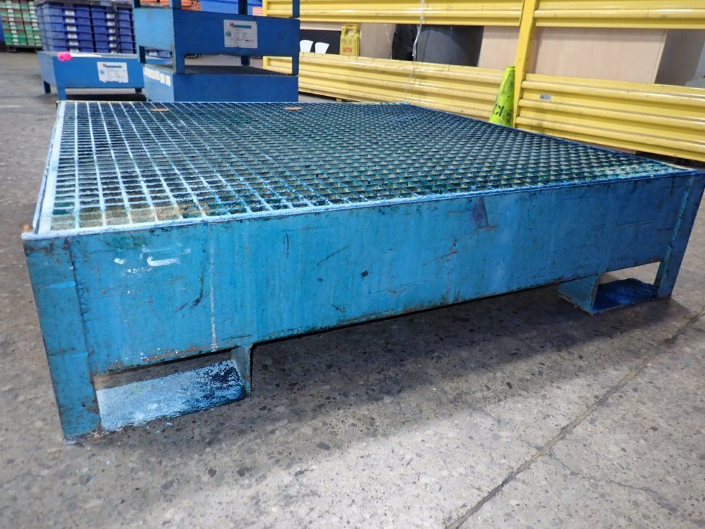Menshen Container Services Stackable Spill Containmet Base