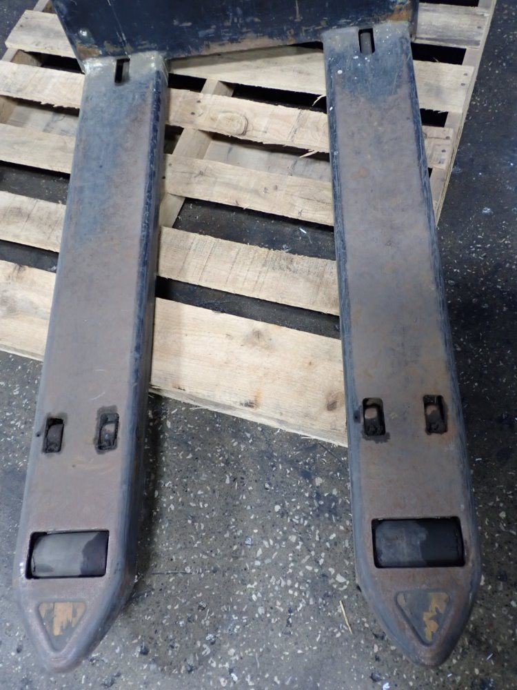 Crown Electric Pallet Jack