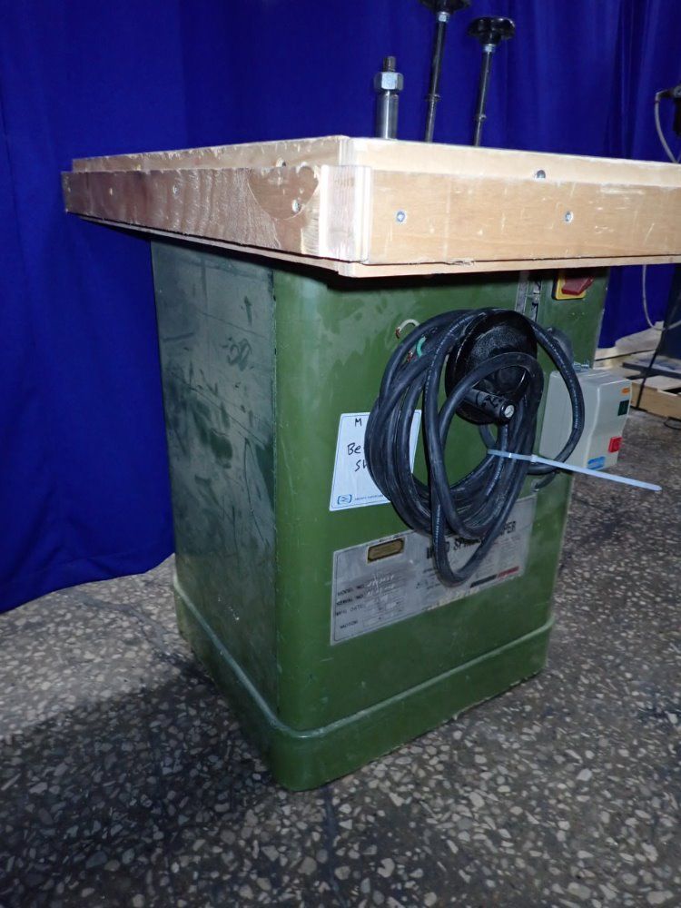 Besco 30" X 32" Table Wood Spindle Router - Jy-305p