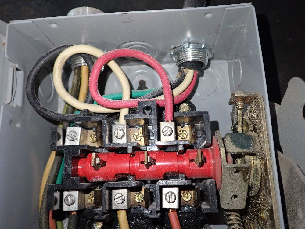 General Electric Non Fusible Disconnect