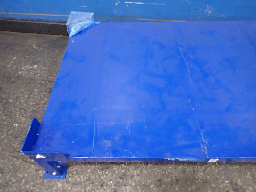 Knight 51" X 78" Stand