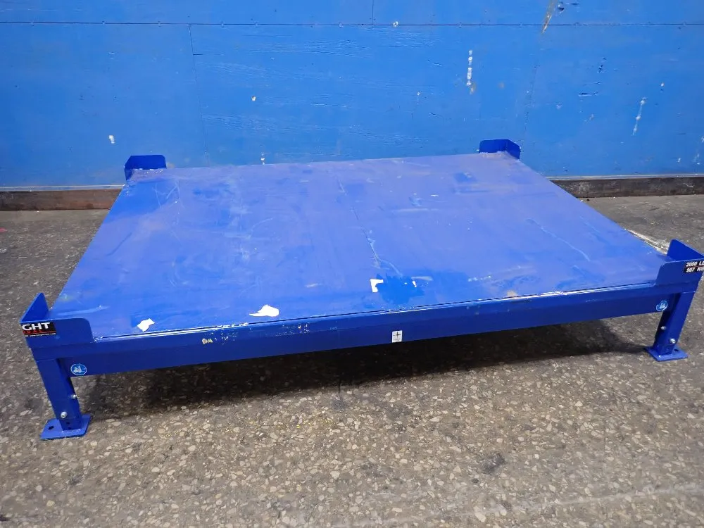 Knight 72" X 100" Stand