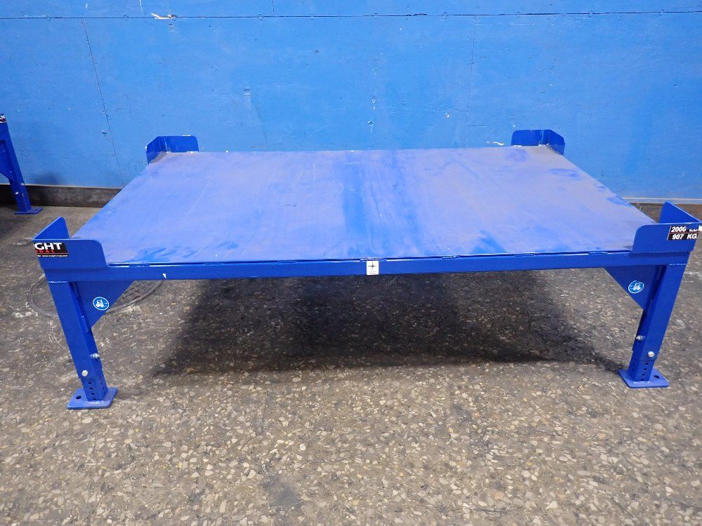 Knight 51" X 83" Stand