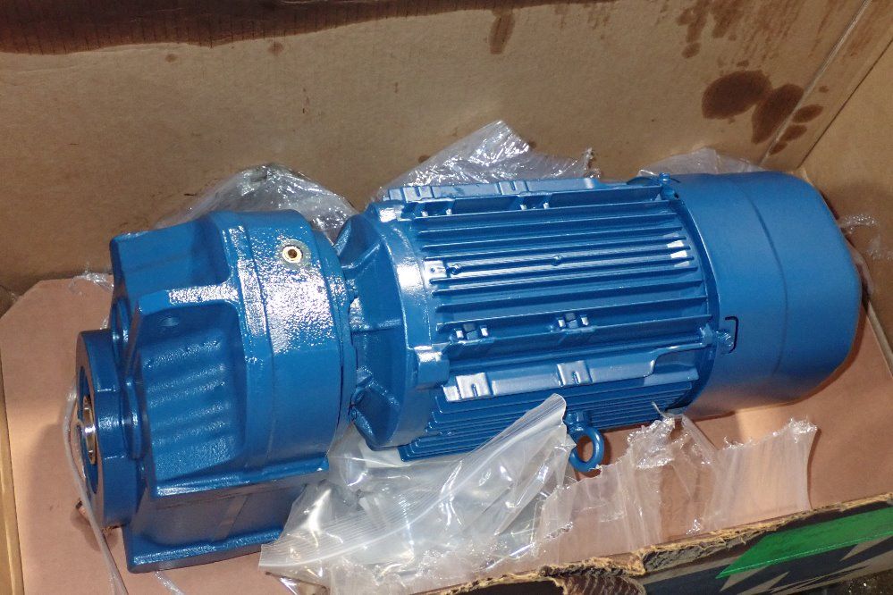 Sew Euro-drive 3 Hp Gear Drive - Ft571gdcn100lm4/be5hrisuth