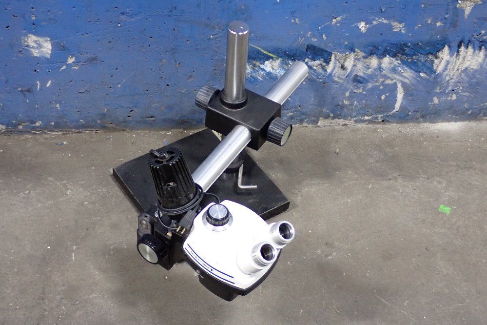 Bausch And Lomb 0.7x To 3x Microscope - Stereo Zoom 4