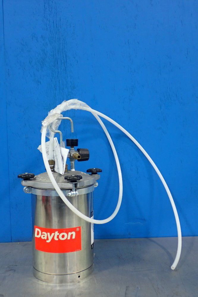 Dayton 2 1/2 Gallons Paint Tank